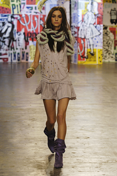 desfiles-zapping-saopauloinverno2006rtw-117