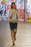 desfiles-zapping-saopauloinverno2006rtw-122