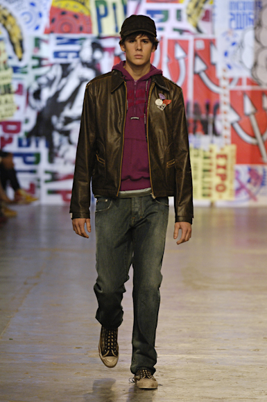 desfiles-zapping-saopauloinverno2006rtw-128