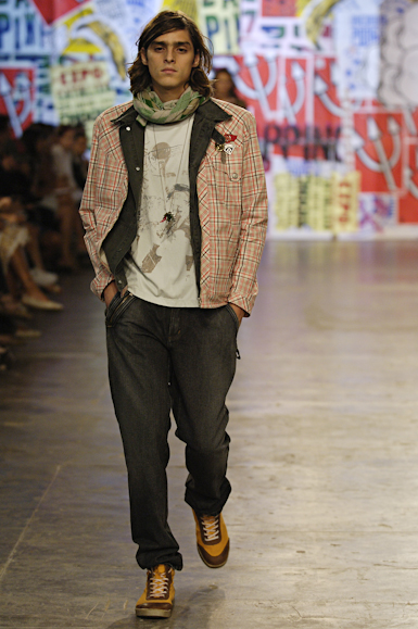 desfiles-zapping-saopauloinverno2006rtw-139