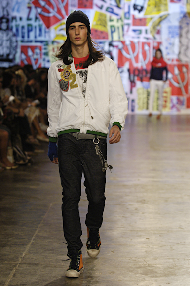 desfiles-zapping-saopauloinverno2006rtw-143