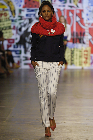 desfiles-zapping-saopauloinverno2006rtw-144