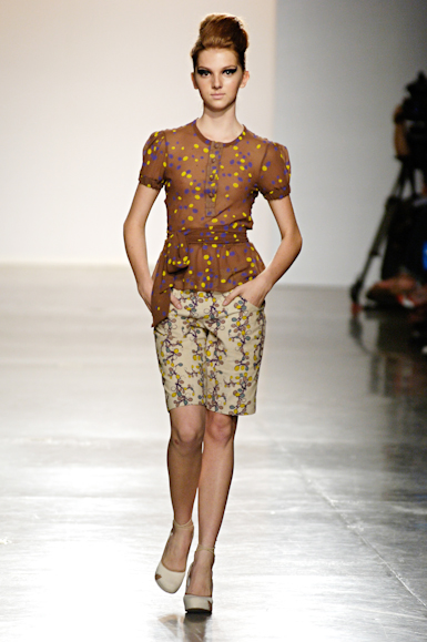 desfiles-zigfreda-saopauloinverno2006rtw-120