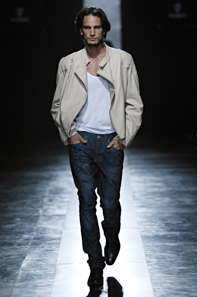 desfiles-zoomp-saopauloinverno2006rtw-103