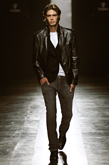 desfiles-zoomp-saopauloinverno2006rtw-104