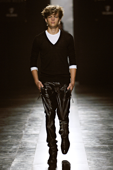 desfiles-zoomp-saopauloinverno2006rtw-105