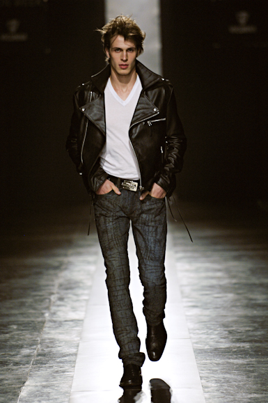 desfiles-zoomp-saopauloinverno2006rtw-106