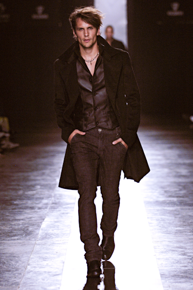desfiles-zoomp-saopauloinverno2006rtw-109