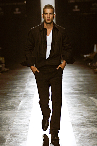 desfiles-zoomp-saopauloinverno2006rtw-110