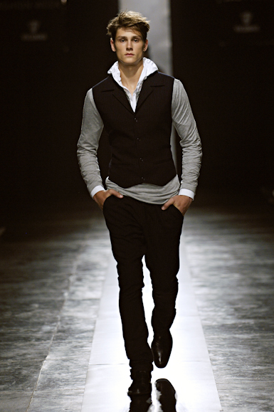 desfiles-zoomp-saopauloinverno2006rtw-115
