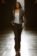 desfiles-zoomp-saopauloinverno2006rtw-127