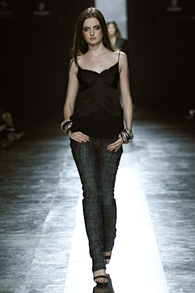 desfiles-zoomp-saopauloinverno2006rtw-141