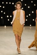 desfiles-eduardosuppes-rioverao2007rtw-103