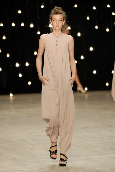 desfiles-eduardosuppes-rioverao2007rtw-107