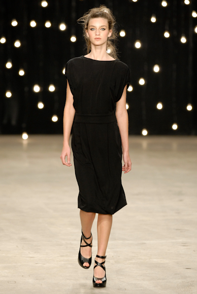 desfiles-eduardosuppes-rioverao2007rtw-114
