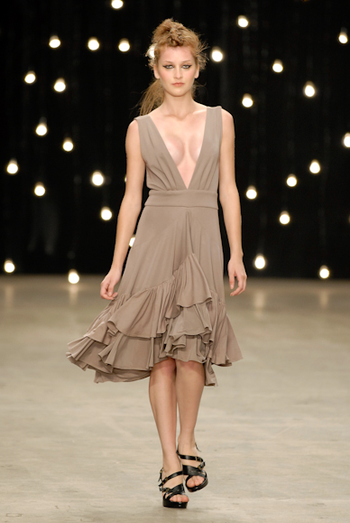 desfiles-eduardosuppes-rioverao2007rtw-118