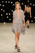 desfiles-eduardosuppes-rioverao2007rtw-123