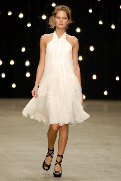desfiles-eduardosuppes-rioverao2007rtw-128