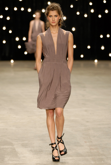 desfiles-eduardosuppes-rioverao2007rtw-132