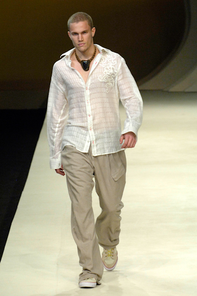 desfiles-colcci-rioverao2007rtw-101