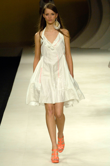 desfiles-colcci-rioverao2007rtw-104