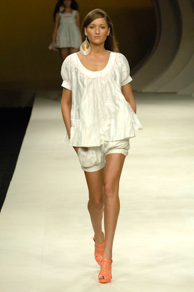 desfiles-colcci-rioverao2007rtw-105