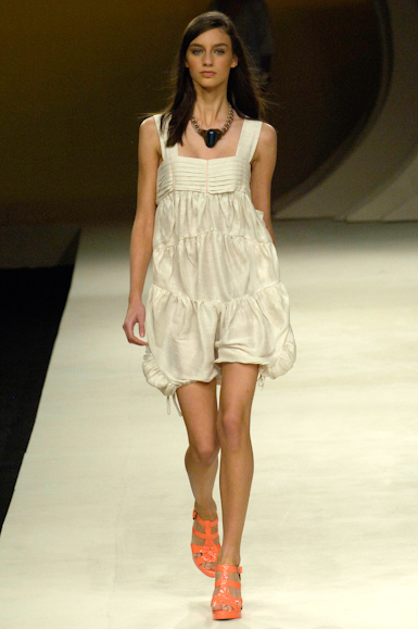 desfiles-colcci-rioverao2007rtw-108
