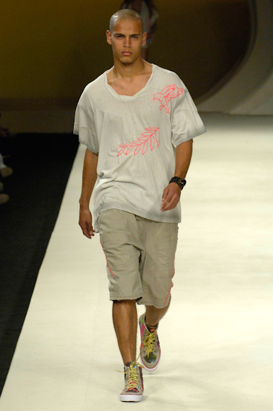 desfiles-colcci-rioverao2007rtw-113