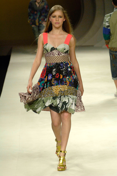 desfiles-colcci-rioverao2007rtw-121