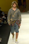 desfiles-colcci-rioverao2007rtw-125