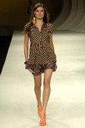desfiles-colcci-rioverao2007rtw-126