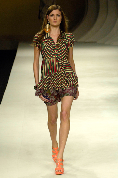 desfiles-colcci-rioverao2007rtw-126