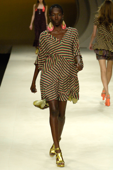 desfiles-colcci-rioverao2007rtw-127