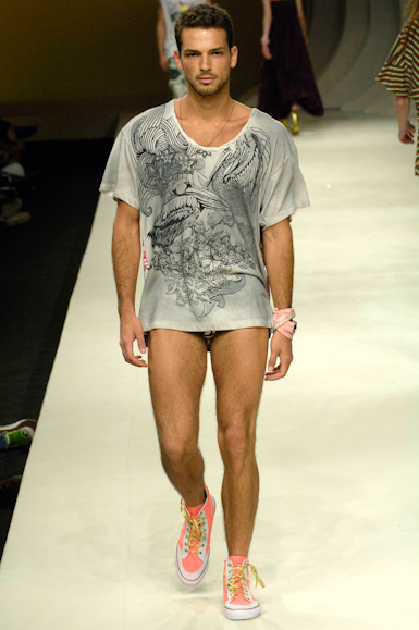 desfiles-colcci-rioverao2007rtw-130