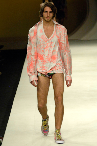 desfiles-colcci-rioverao2007rtw-132