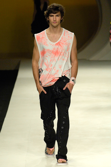desfiles-colcci-rioverao2007rtw-141