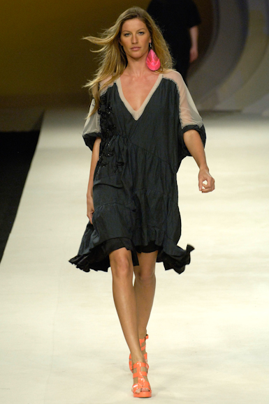 desfiles-colcci-rioverao2007rtw-147