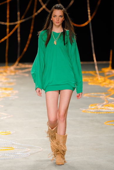 desfiles-julianajabour-rioverao2007rtw-104