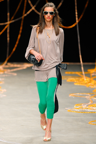 desfiles-julianajabour-rioverao2007rtw-107