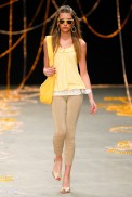 desfiles-julianajabour-rioverao2007rtw-108