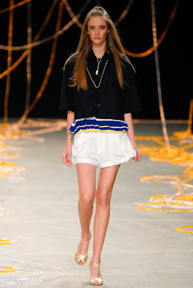 desfiles-julianajabour-rioverao2007rtw-110