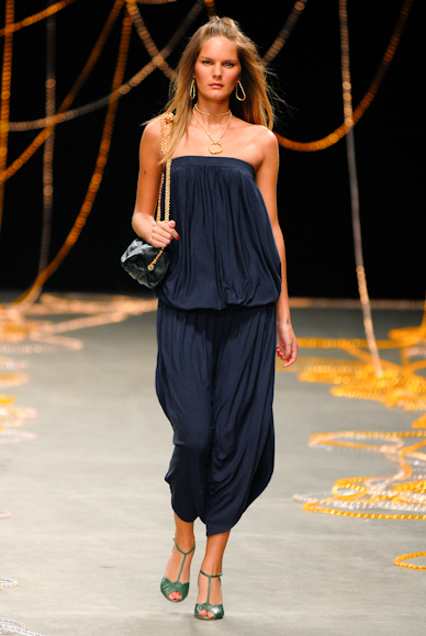 desfiles-julianajabour-rioverao2007rtw-111