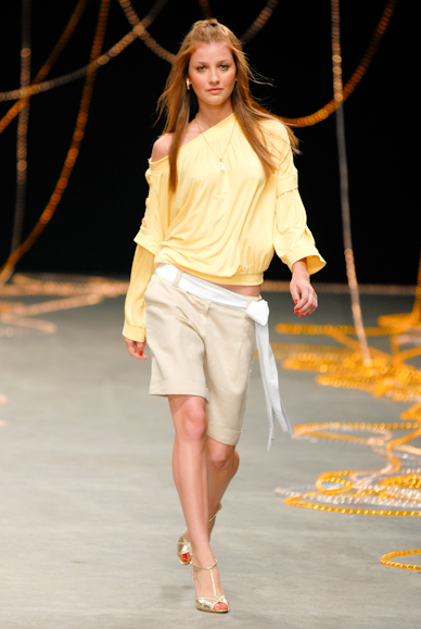 desfiles-julianajabour-rioverao2007rtw-113