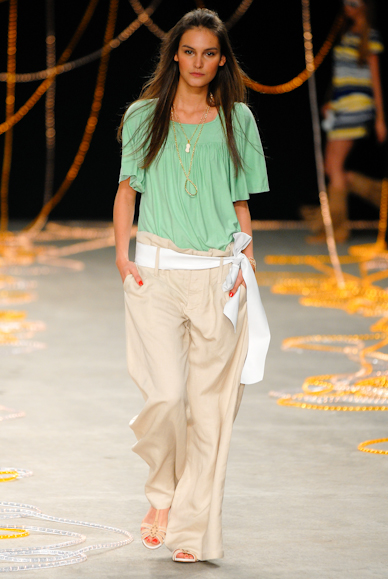 desfiles-julianajabour-rioverao2007rtw-115