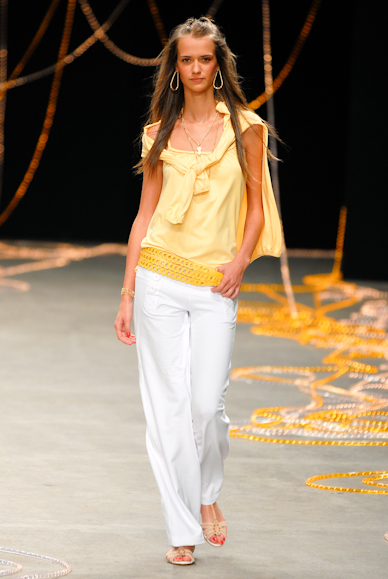 desfiles-julianajabour-rioverao2007rtw-118