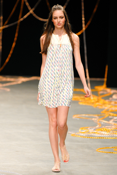 desfiles-julianajabour-rioverao2007rtw-121