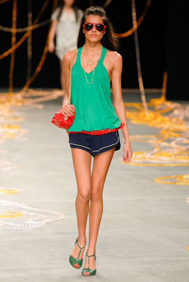 desfiles-julianajabour-rioverao2007rtw-123