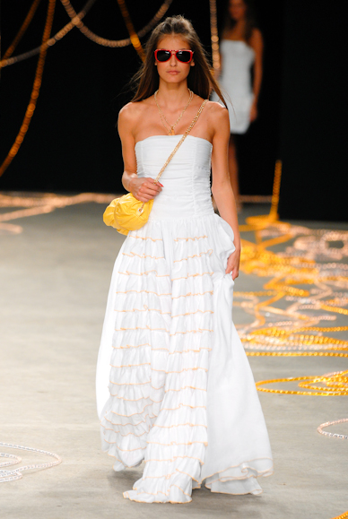 desfiles-julianajabour-rioverao2007rtw-125