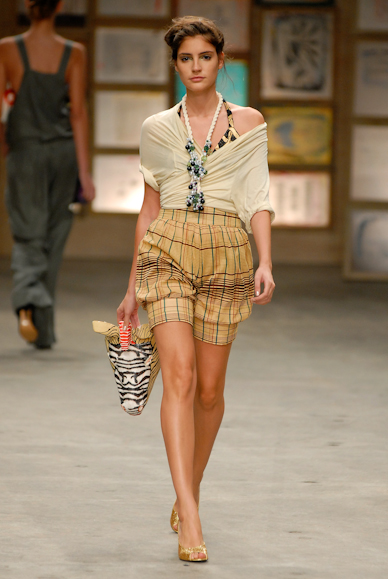 desfiles-theodora-rioverao2007rtw-109