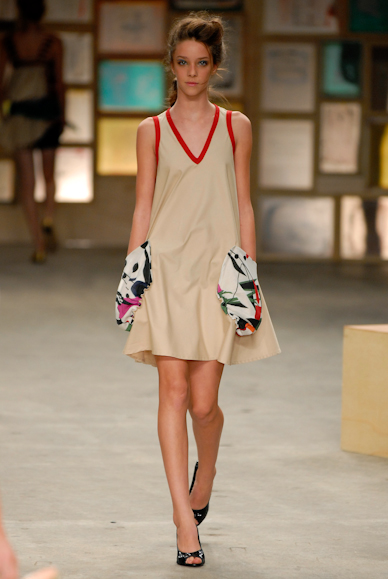 desfiles-theodora-rioverao2007rtw-110